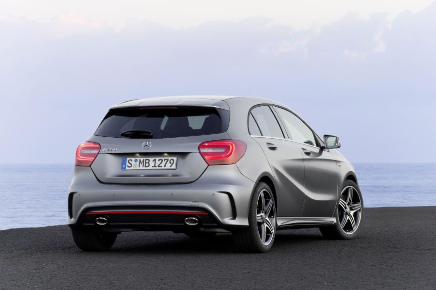  Mercedes-Benz A250 2012 года  (фото 20 из 37)